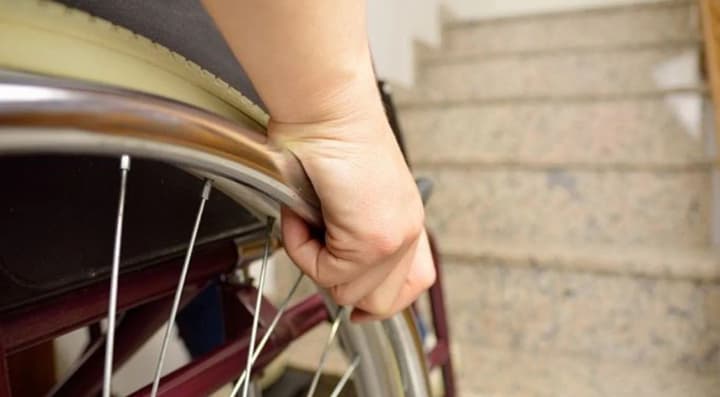 osobam-z-invalidnistiu-prypynyly-dostavku-pensii-upovnovazhenyi-vr-z-prav-liudyny-vtrutyvsia