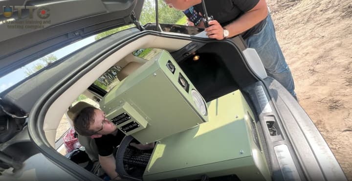 na-polihoni-uttc-v-ukraini-vpershe-vyprobuvaly-lazerni-systemy-rozminuvannia