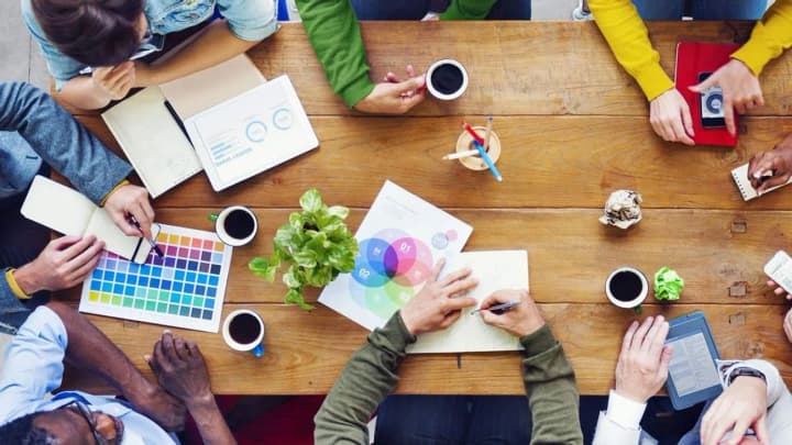 u-polshchi-startuie-eksperyment-zi-skorochennia-robochoho-tyzhnia-do-4-dniv