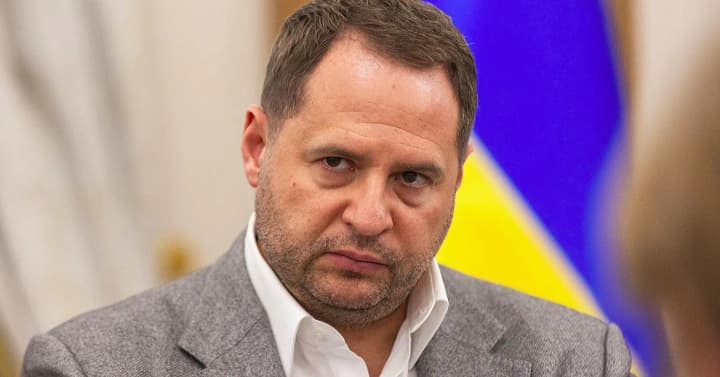 zelenskyi-hotuietsia-do-zustrichi-z-trampom-yermak