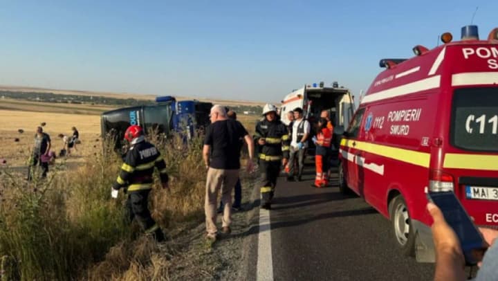 avtobus-z-ukraintsiamy-perekynuvsia-v-rumunii-shcho-vidomo