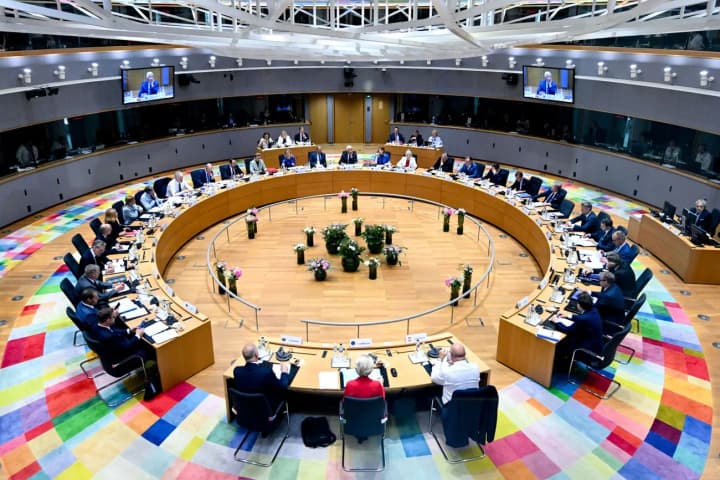 lideri-yes-na-sammite-dostigli-pervogo-soglasheniya-ob-oborone-o-chem-rech