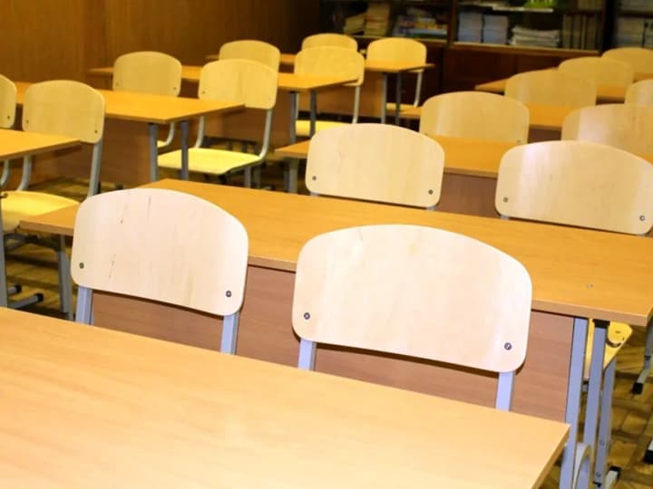 na-okkupirovannoi-luganshchine-zakhvatchiki-likvidiruyut-bolee-sotni-shkol-v-khode-reformi-obrazovaniya