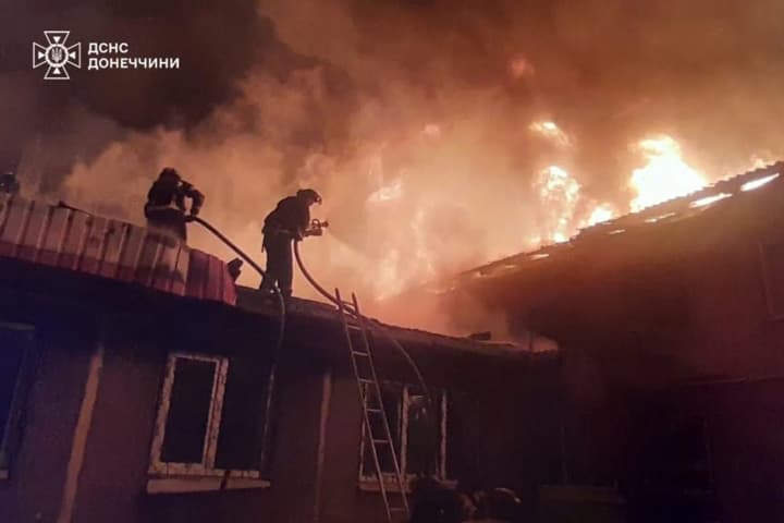 okkupanti-atakovali-konstantinovku-pod-udarom-okazalos-adminzdanie