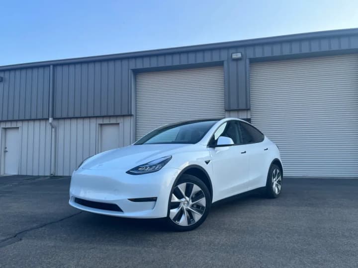 tesla-made-the-first-ever-fully-autonomous-car-delivery