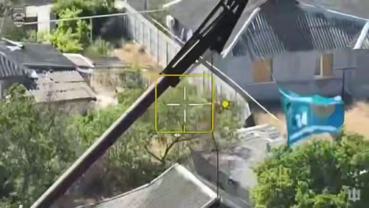 ukrainian-flag-appeared-over-occupied-kherson-region-naval-forces-shared-video