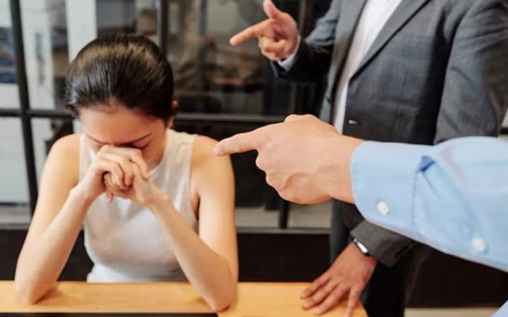 robotodavtsiv-chekaiut-perevirky-za-mobinh-zelenskyi-pidpysav-zakon