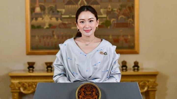 thai-prime-minister-temporarily-suspended-due-to-phone-call-leak-scandal