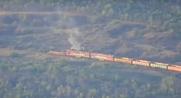 grokhot-na-zheleznoi-doroge-v-zaporozhe-paralizoval-logistiku-vraga-gur-pokazalo-kadri