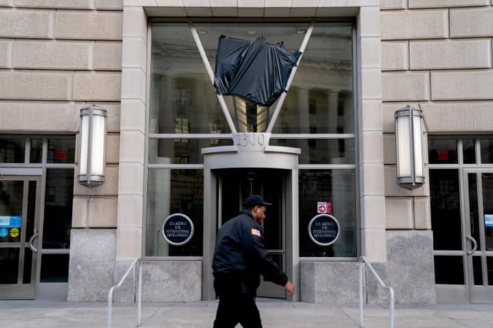 rubio-napravil-protiv-usaid-novuyu-ataku-v-poslednii-den-deyatelnosti-agentstva-bloomberg