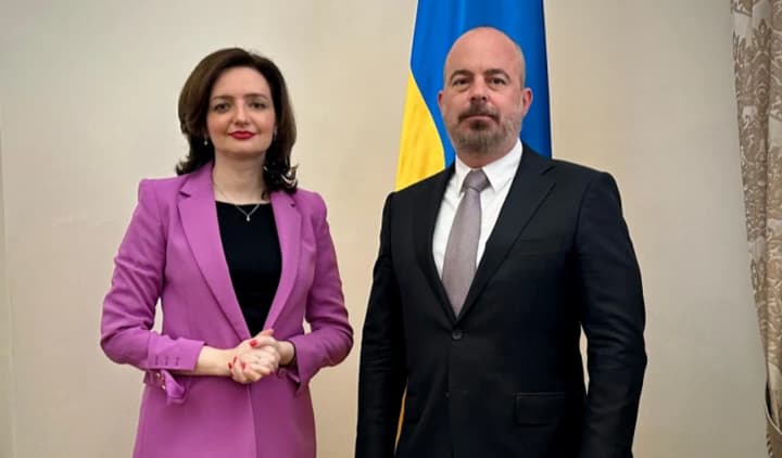 mzs-vyklykalo-povirenoho-ssha-shchodo-postachannia-zbroi-pislia-povidomlen-pro-prypynennia-deiakykh-postavok