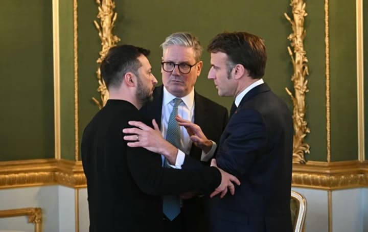 velikobritaniya-sozivaet-koalitsiyu-zhelayushchikh-zelenskii-prisoedinitsya-politico