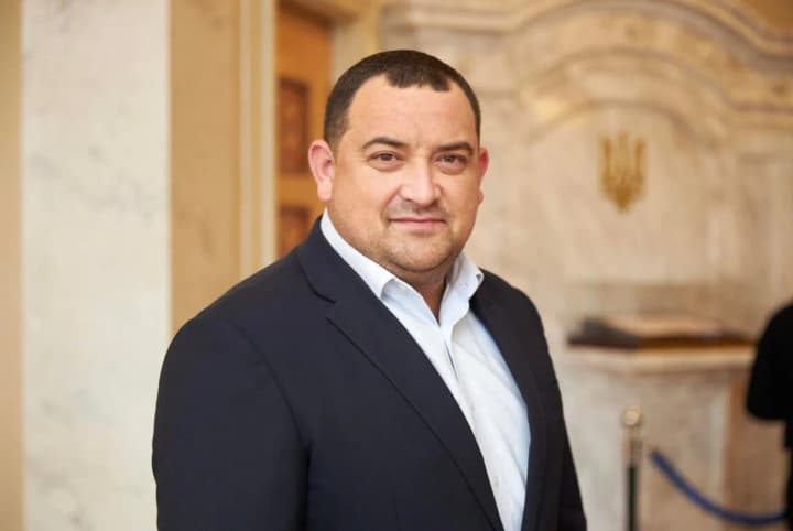 zashchita-obvinyaemogo-vo-vzyatochnichestve-nardepa-kuzminikh-ne-yavilas-pochti-na-tret-zasedanii-vaks