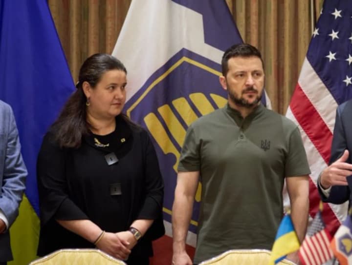 zelenskyi-obhovoryv-zaminu-posla-ukrainy-v-ssha-z-trampom-bloomberg