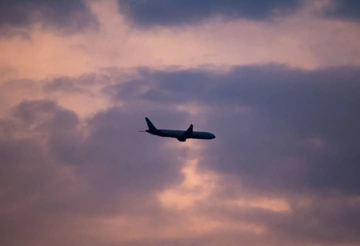 aviasoobshchenie-rf-paralizovano-tisyachi-reisov-otmeneni