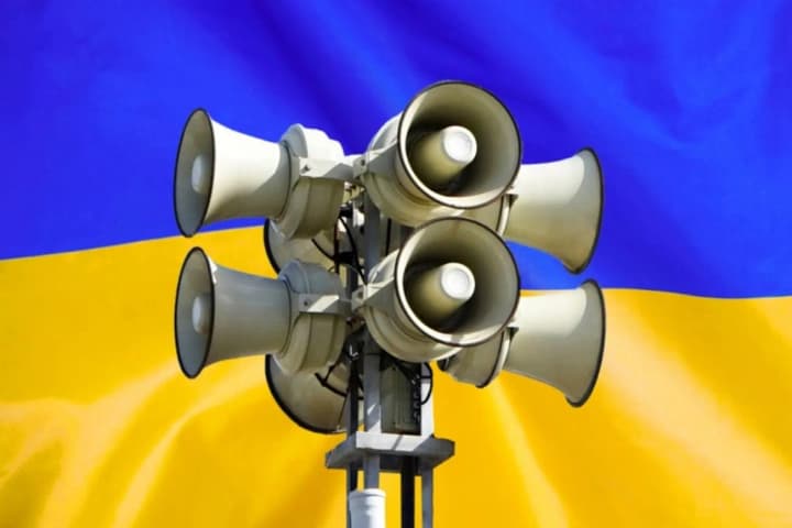 polovyna-ukraintsiv-ne-chytaiut-novyny-pid-chas-povitrianykh-tryvoh-opytuvannia