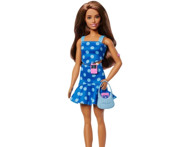 mattel-predstavyla-barbie-z-diabetom-1-typu