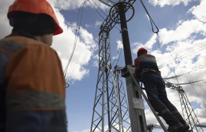 ataka-rf-sprychynyla-pereboi-z-elektrykoiu-na-sumshchyni-enerhetyky-pratsiuiut-nad-vidnovlenniam