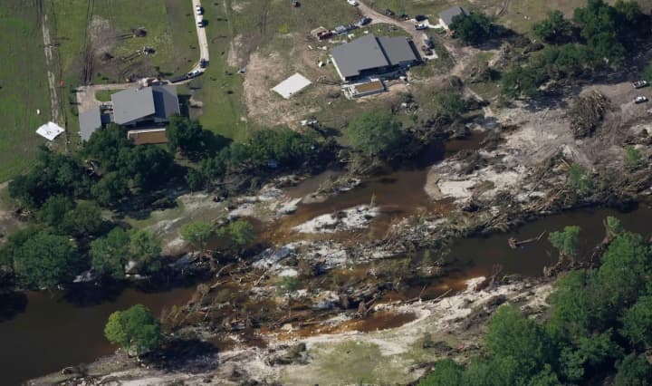 tekhas-v-poiskakh-propavshikh-posle-navodneniya-bolee-160-chelovek-do-sikh-por-ne-naideni
