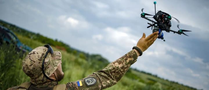 viina-droniv-ukraina-zminiuie-uiavlennia-zakhodu-pro-boiovi-dii-business-insider