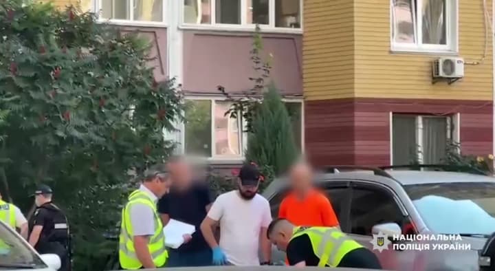 strilianyna-u-kyievi-politsiia-pokazala-kadry-z-mistsia-vbyvstva-strilka-prodovzhuiut-shukaty