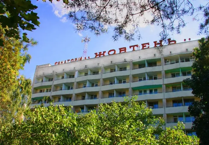 bytva-za-sanatorii-zhovten-ekspert-rozpoviv-pro-mozhlyvi-prykhovani-interesy-arma