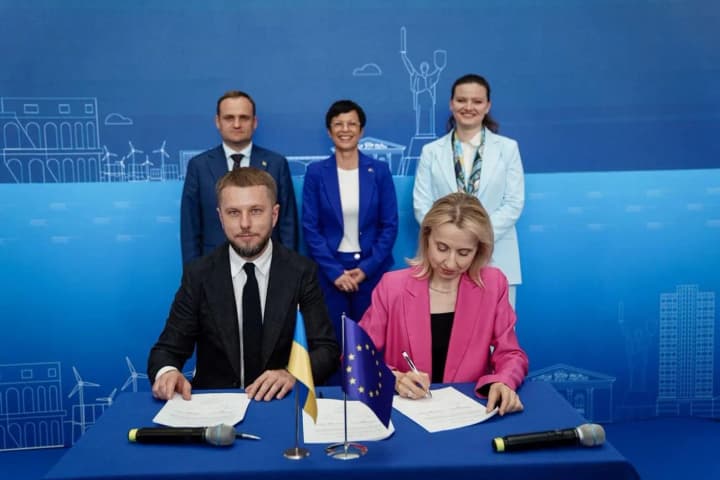 2327-mln-yevro-na-vidnovlennia-ta-kompensatsii-pidsumky-konferentsii-urc2025