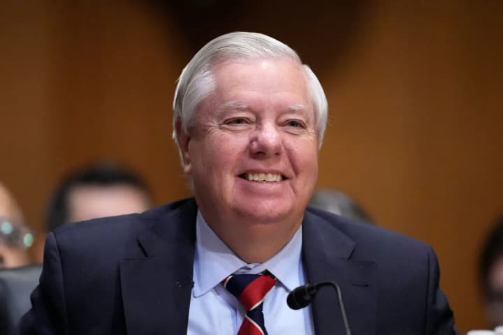 us-to-provide-record-amount-of-weapons-to-ukraine-and-impose-toughest-sanctions-against-russia-senator-graham