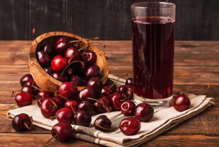 retsepty-osvizhaiuchykh-yahidnofruktovykh-napoiv-yaki-podaruiut-vidchuttia-lita