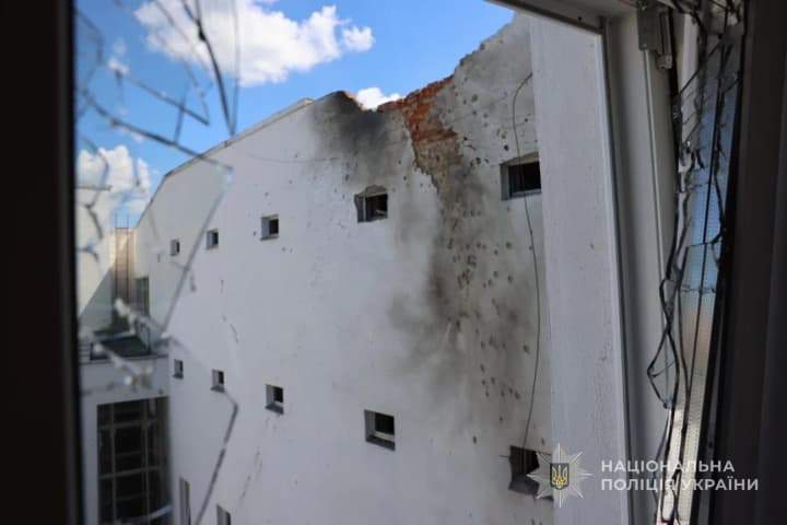 in-sumy-since-morning-due-to-russian-drone-attacks-11-people-have-already-been-injured-including-a-student