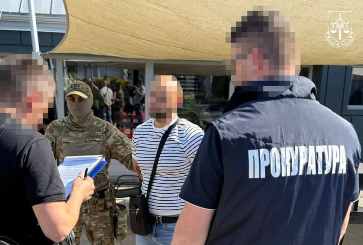 results-of-customs-searches-an-inspector-from-lviv-offered-unhindered-car-customs-clearance-for-a-bribe