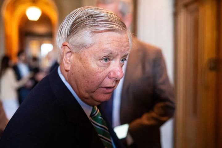 senator-ssha-hrem-zasterihaie-putina-vid-pomylky-posylaiuchys-na-iranskyi-pretsedent