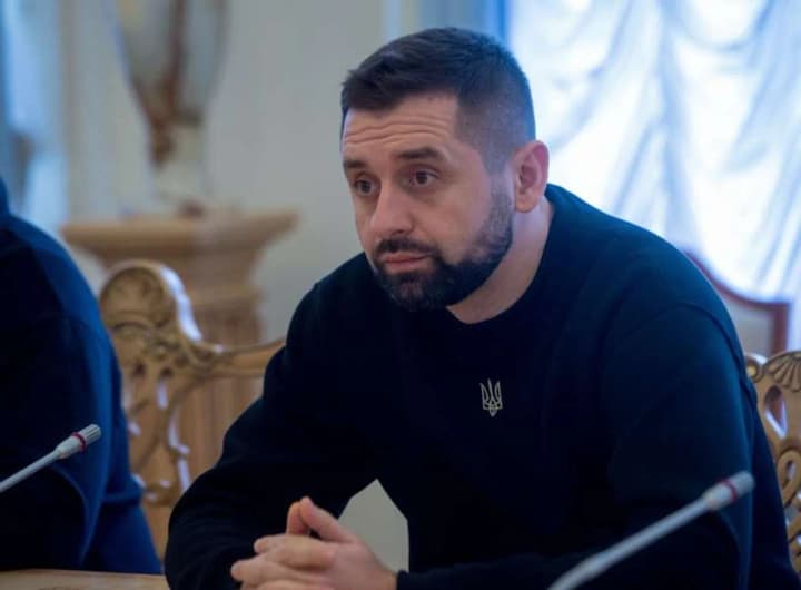 onovlennia-uriadu-arakhamiia-zaiavyv-shcho-konsultatsii-shchodo-kandydata-na-posadu-ministra-kultury-tryvaiut