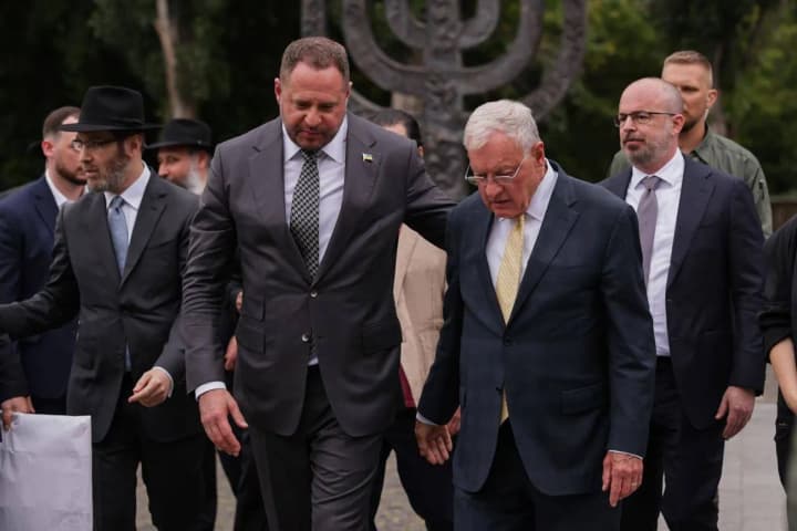 the-weaker-russia-is-the-safer-the-world-will-be-yermak-and-kellogg-visited-babyn-yar