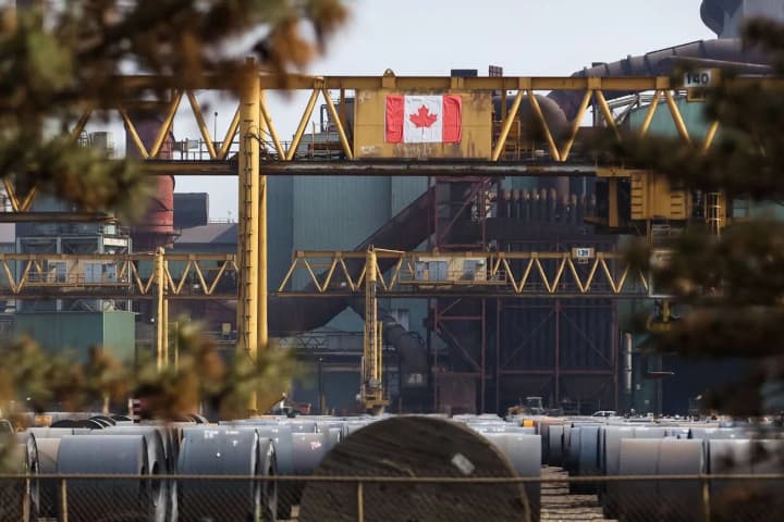 kanada-ogranichivaet-import-stali-premer-ministr-karni