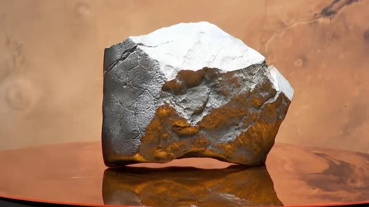 rare-martian-stone-sold-for-dollar43-million-auction-details