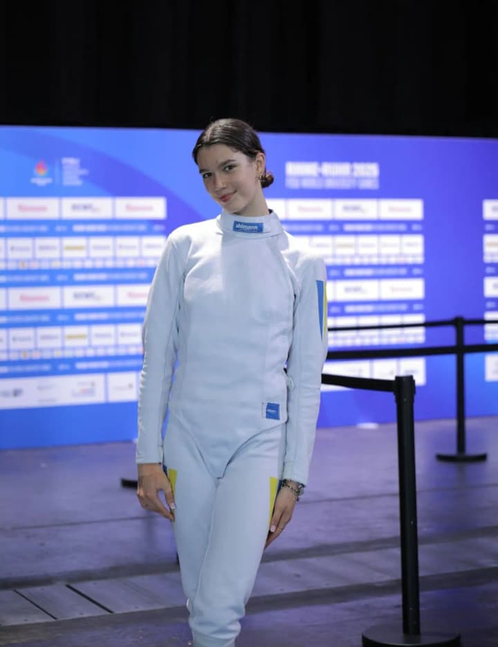 ukrainskaya-shpazhistka-emili-konrad-prinesla-ukraine-pervuyu-medal-na-letnei-universiade-2025