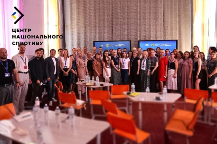 rf-hotuie-novykh-kolaborantiv-sered-aktyvistiv-kremlivskykh-rukhiv-tsns