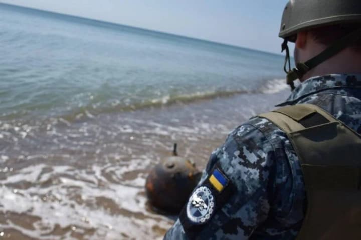 ukrainski-vms-znyshchyly-morsku-minu-na-uzberezhzhi-odeshchyny-video
