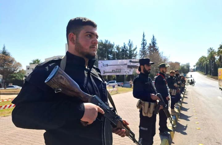 siriiskie-sili-bezopasnosti-nachali-razvertivanie-v-es-suveide-posle-gibeli-700-chelovek