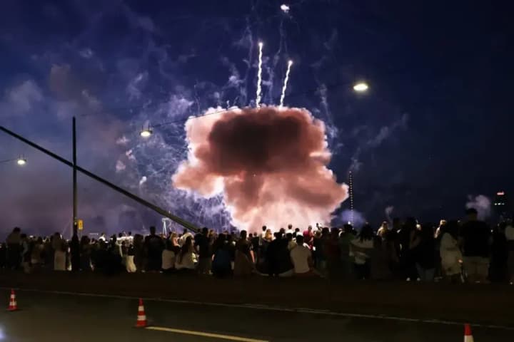 feierverk-vybukhnuv-na-yarmarku-v-nimechchyni-19-postrazhdalykh-sered-nykh-dytyna