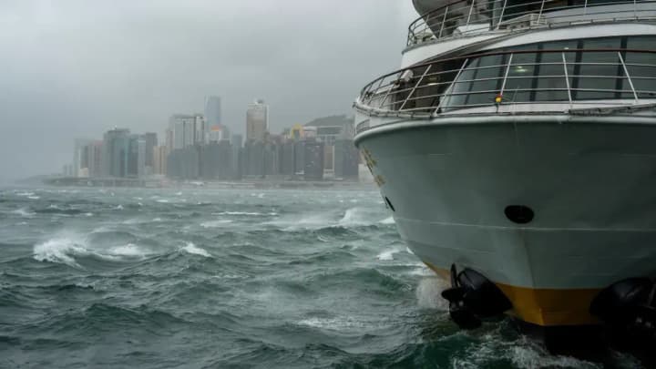 taifun-vifa-sprychynyv-problemy-z-aviaspoluchenniam-u-honkonzi-ta-na-pivdni-kytaiu