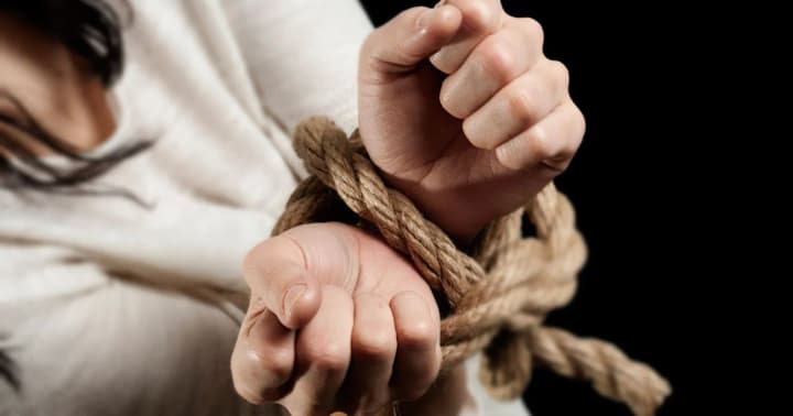 maizhe-sotnia-hromadian-stala-zhertvamy-torhivli-liudmy-za-pershi-shist-misiatsiv-2025-roku-minsotspolityky