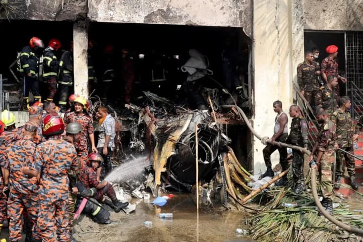 plane-crash-in-bangladesh-over-30-people-killed