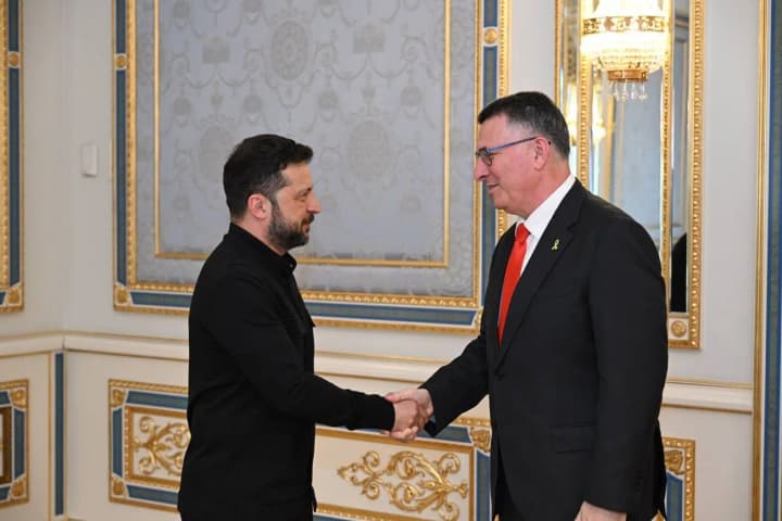 obhovoryly-iransku-zahrozu-ta-dvostoronni-vidnosyny-zelenskyi-zustrivsia-iz-hlavoiu-mzs-izrailiu