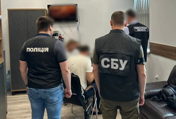 police-and-sbu-conduct-searches-in-lviv-city-council-details