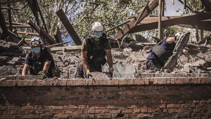 aviaudar-po-kharkovu-zaversheni-spasatelnie-raboti-udalos-spasti-4-cheloveka