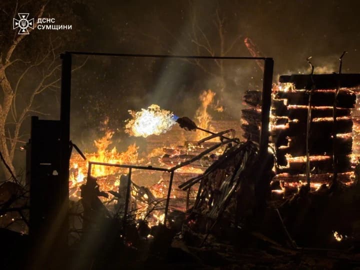 u-sumakh-pereboi-zi-svitlom-ta-vodoiu-cherez-ataku-rf-v-oblasti-troie-poranenykh