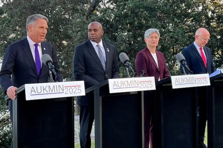 australia-and-britain-sign-50-year-nuclear-submarine-cooperation-treaty