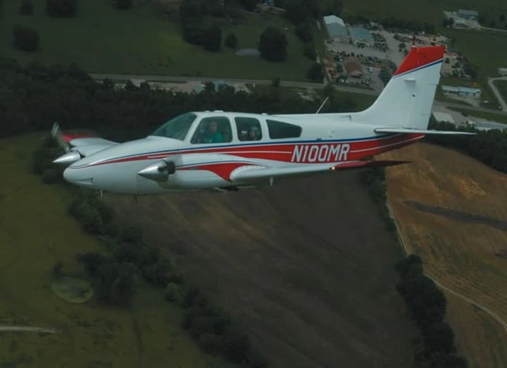 in-the-usa-a-plane-crashed-into-the-sea-one-person-died-two-more-are-missing